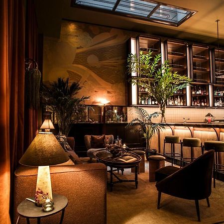 The Evelyn Nomad Hotel New York City Exterior photo The bar at the London Edition