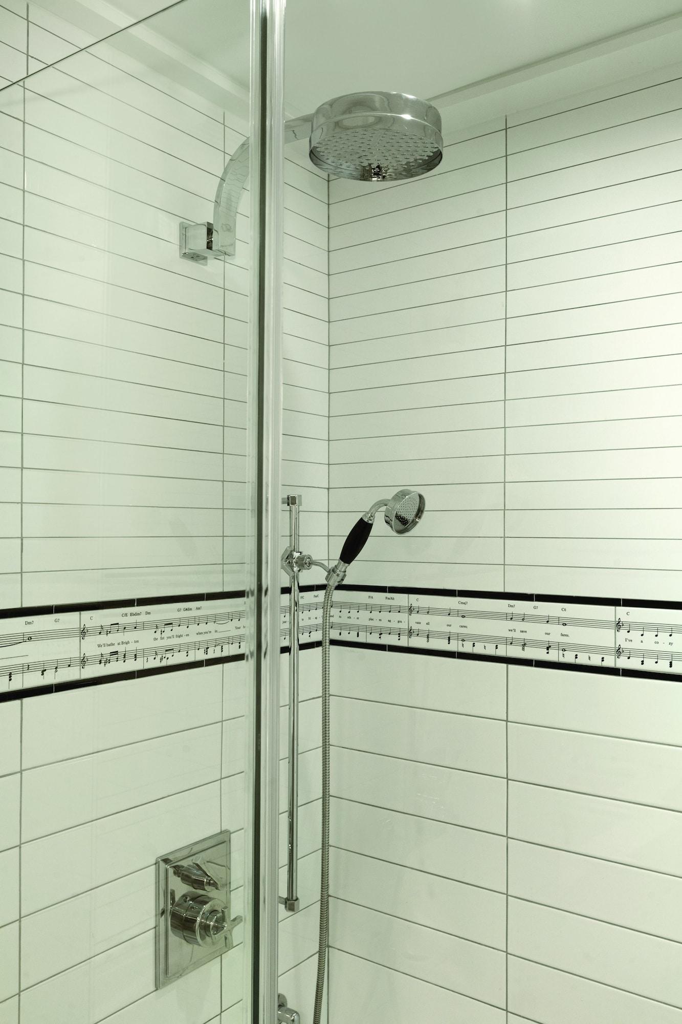 The Evelyn Nomad Hotel New York City Exterior photo A shower