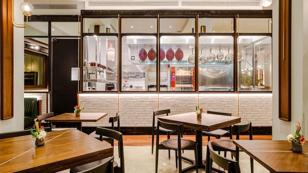 The Evelyn Nomad Hotel New York City Exterior photo Interior of the restaurant