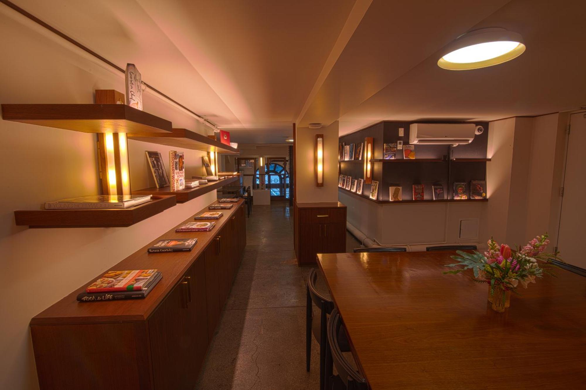 The Evelyn Nomad Hotel New York City Exterior photo Interior of the library