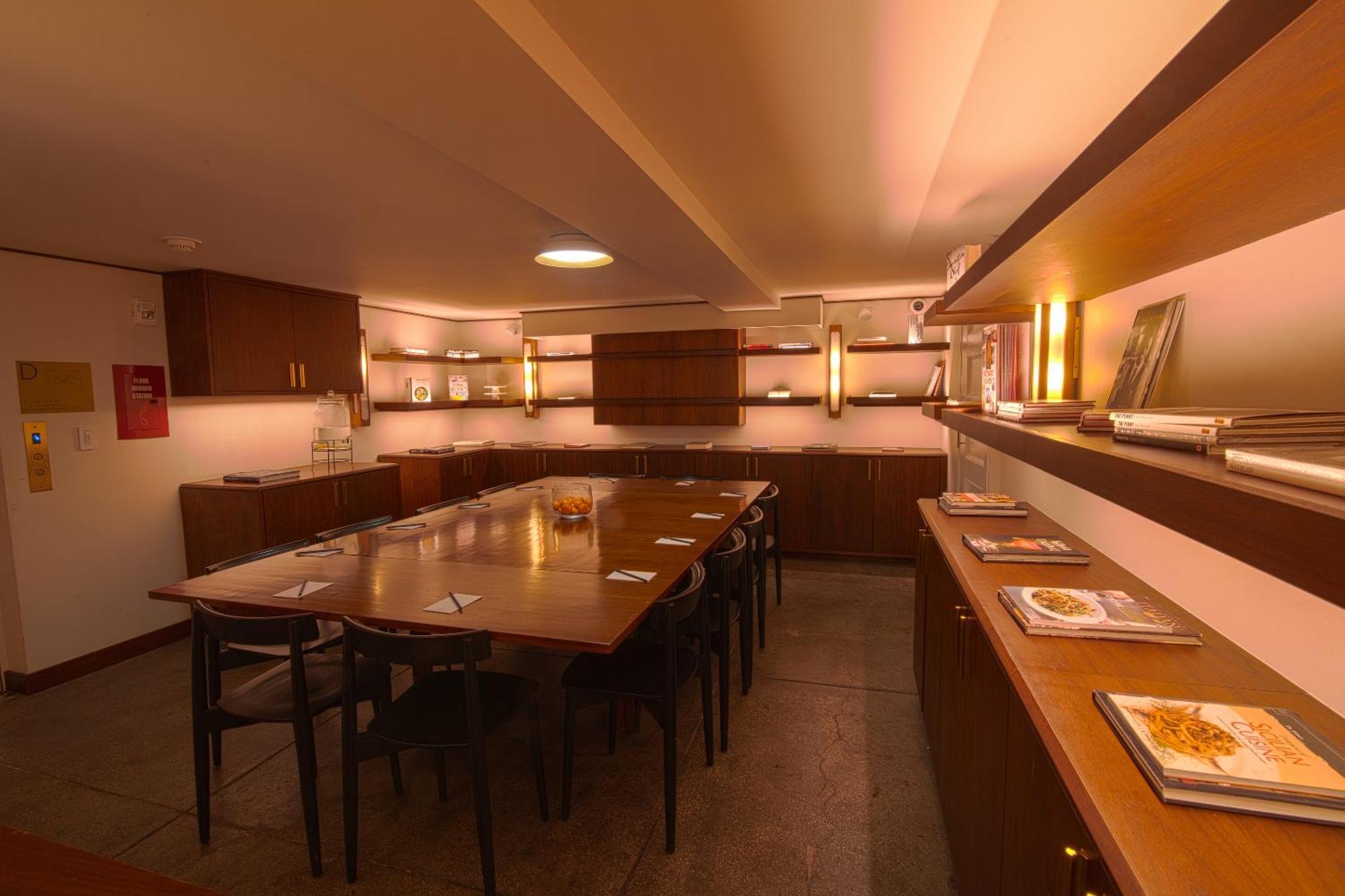 The Evelyn Nomad Hotel New York City Exterior photo A virtual reality dining room