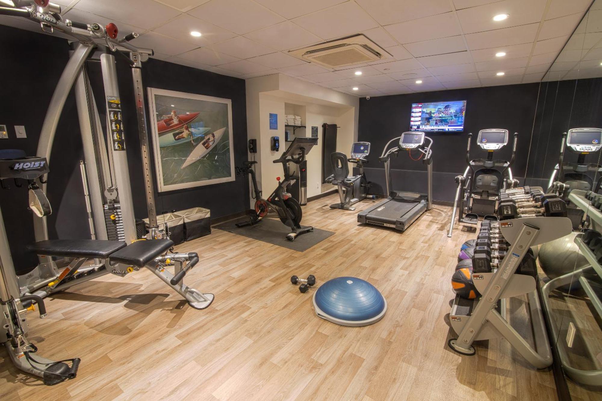 The Evelyn Nomad Hotel New York City Exterior photo The gym at the hotel