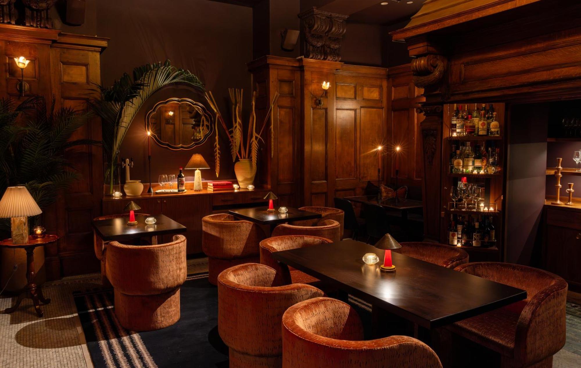 The Evelyn Nomad Hotel New York City Exterior photo Interior of the bar